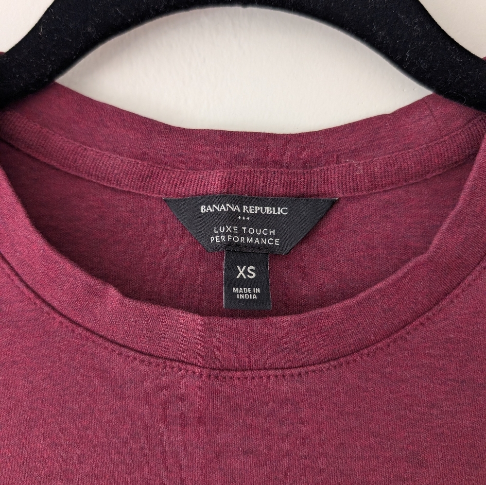 NWOT Banana Republic Luxe Touch Performance Tee - XS - Picture 3 of 5
